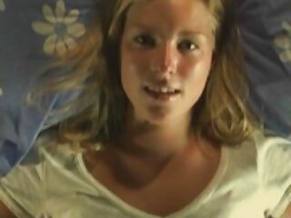 Une nympho blonde en chaleur suce une bite juteuse dans une vidéo film porno francais famille de sexe excitante